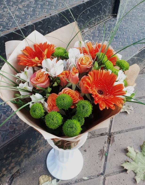 Букет цветов из: Герберы, Хризантемы, Альстромерии и Розы в Поселок Кузяевского фарфорового завода