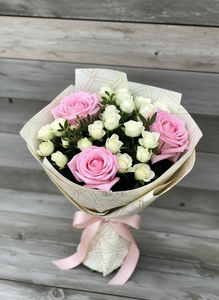 Букет цветов из: Розы в Поселок Кузяевского фарфорового завода