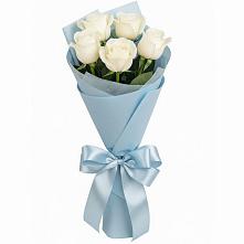 Букет 5 Белых роз Проуд в Поселок Кузяевского фарфорового завода