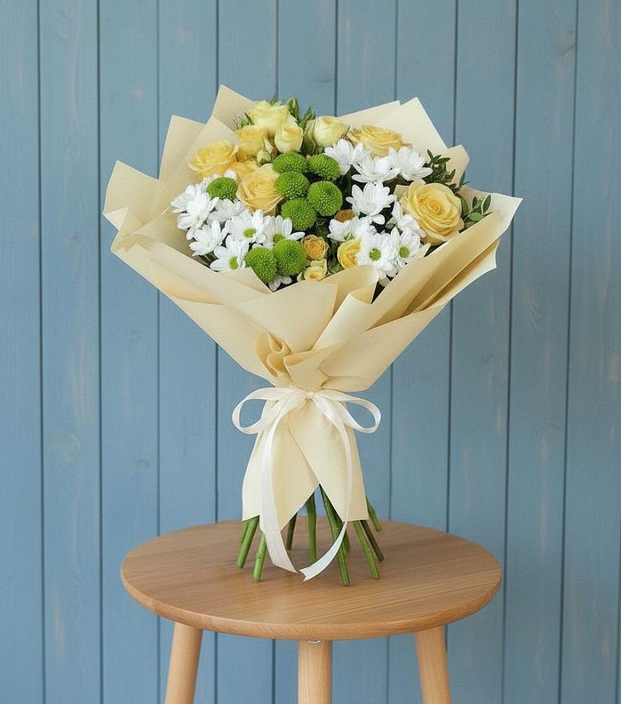 Букет цветов из: Хризантемы и Розы в Поселок Кузяевского фарфорового завода