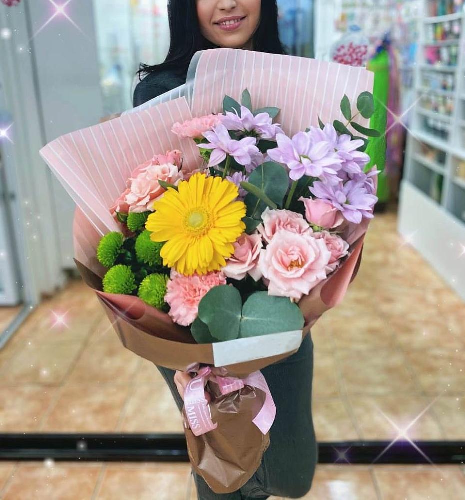 Букет цветов из: Герберы, Хризантемы, Розы и Гвоздики в Поселок Кузяевского фарфорового завода