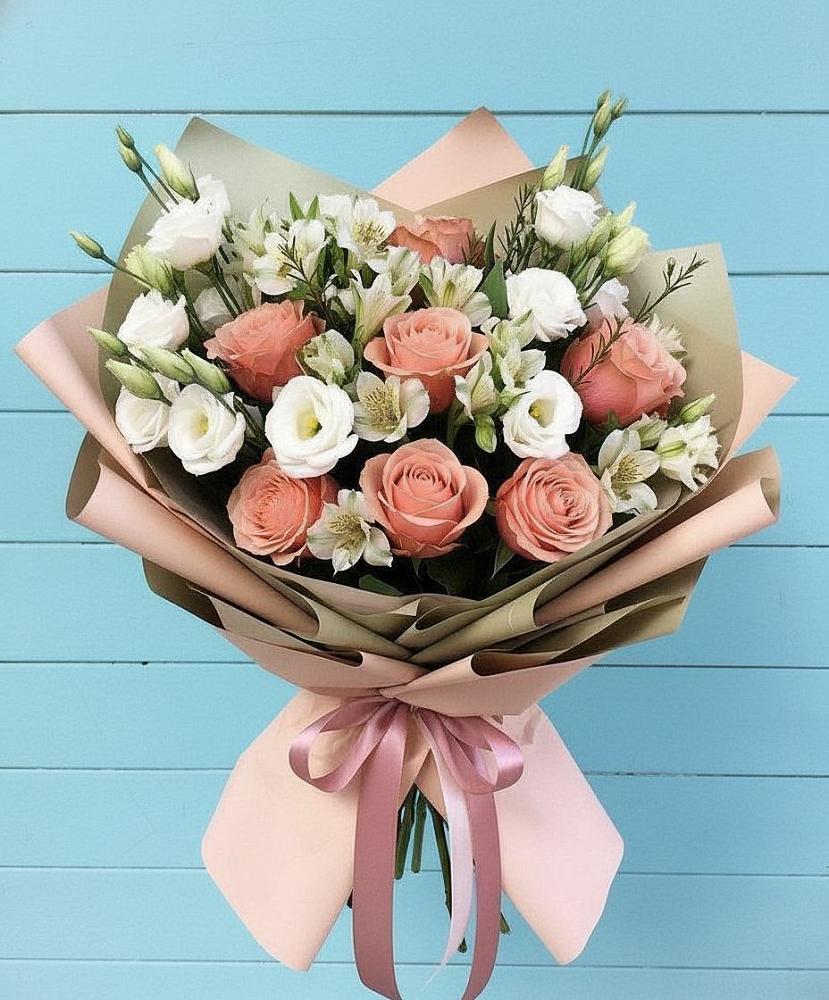 Букет цветов из: Розы, Альстромерии и Лизиантусы в Поселок Кузяевского фарфорового завода