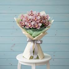 Букет цветов из:  Орхидеи и Розы #REPLACE_PRED# Поселок Кузяевского фарфорового завода