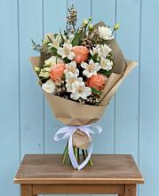 Букет цветов из:  Альстромерии, Лизиантусы, Розы и Хризантемы в Поселок Кузяевского фарфорового завода