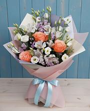 Букет цветов из:  Лизиантусы, Розы, Альстромерии и Гипсофила в Поселок Кузяевского фарфорового завода