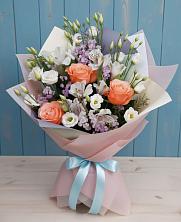 Букет цветов из:  Лизиантусы, Розы, Альстромерии и Гипсофила в Поселок Кузяевского фарфорового завода