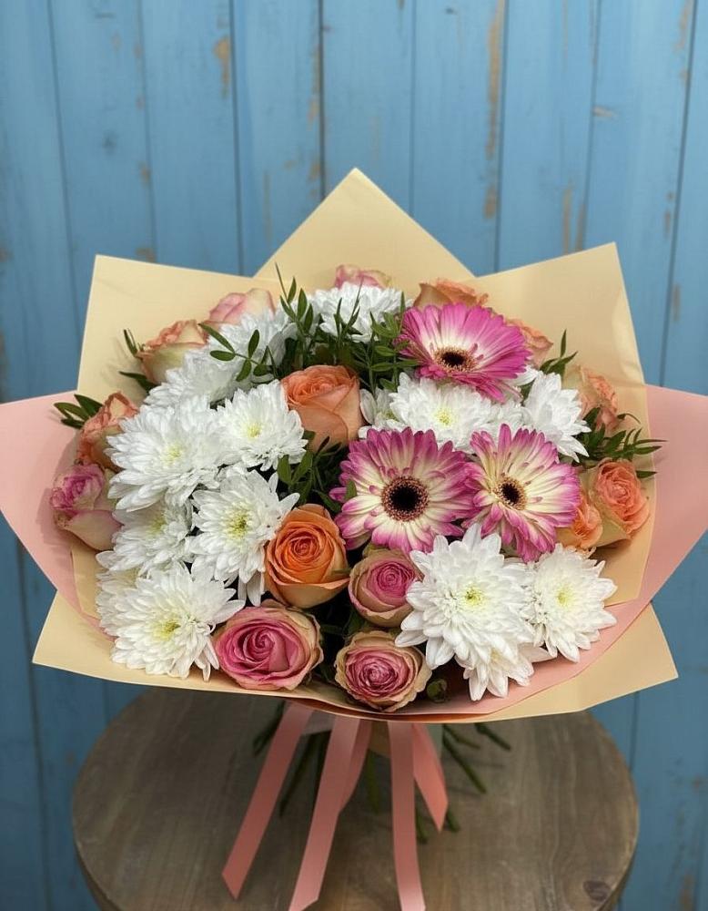 Букет цветов из: Розы, Герберы и Хризантемы в Поселок Кузяевского фарфорового завода