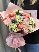 Букет нежные объятья в Поселок Кузяевского фарфорового завода Букет цветов из: Гвоздики, Розы и Хризантемы в Поселок Кузяевского фарфорового завода