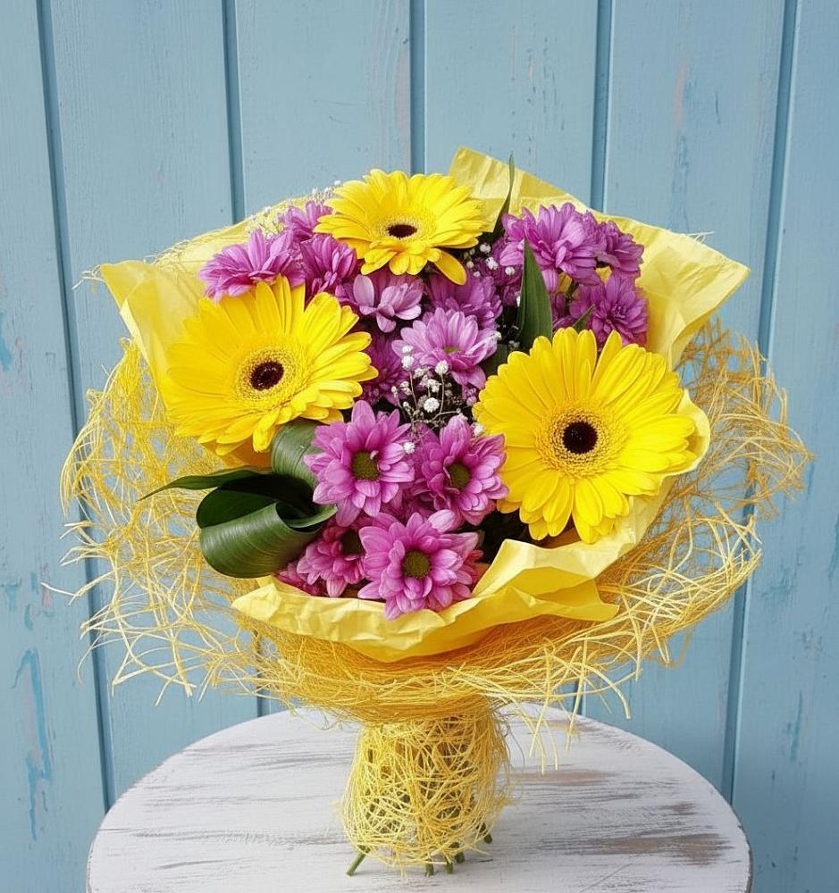 Букет цветов из: Хризантемы и Герберы в Поселок Кузяевского фарфорового завода