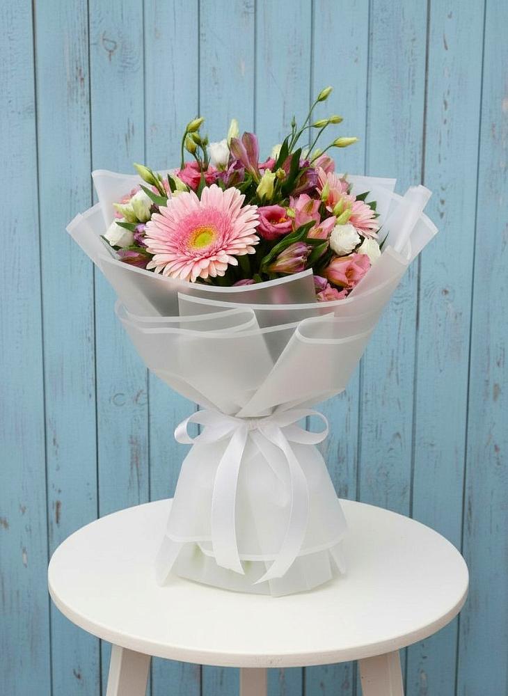 Букет цветов из: Герберы, Альстромерии и Лизиантусы в Поселок Кузяевского фарфорового завода