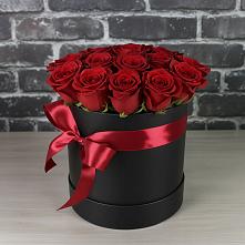 Цветочная композиция из Розы в шляпной коробке #REPLACE_PRED# Поселок Кузяевского фарфорового завода