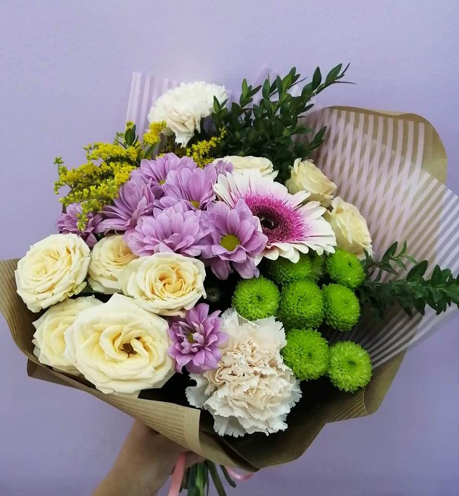 Букет цветов из: Хризантемы, Розы, Гвоздики и Герберы в Поселок Кузяевского фарфорового завода