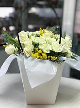 Цветочная композиция из Розы  в Поселок Кузяевского фарфорового завода