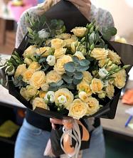 Букет птица счастья в Поселок Кузяевского фарфорового завода Букет цветов из: Розы и Лизиантусы в Поселок Кузяевского фарфорового завода