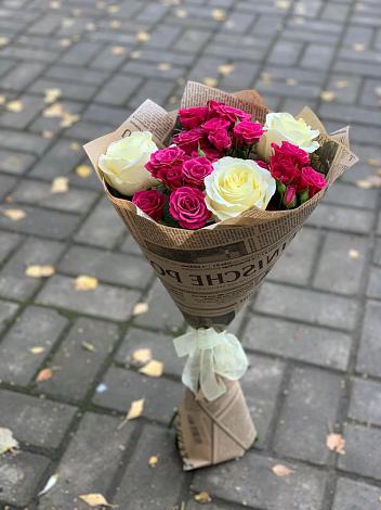 Букет цветов из: Розы в Поселок Кузяевского фарфорового завода