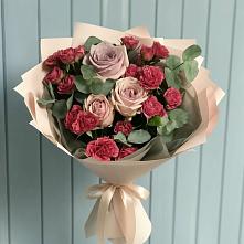 Букет цветов из:  Гвоздики и Розы в Поселок Кузяевского фарфорового завода