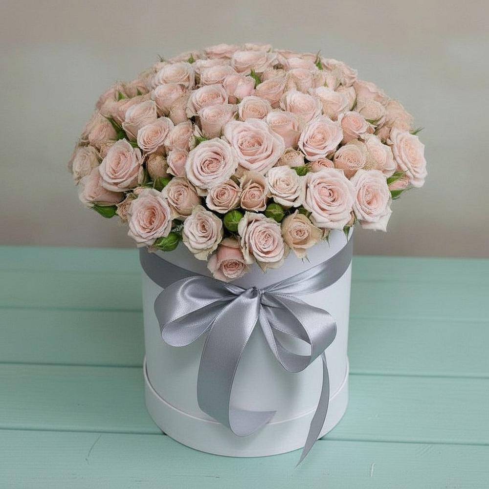 Цветочная композиция из Розы в шляпной коробке в Поселок Кузяевского фарфорового завода